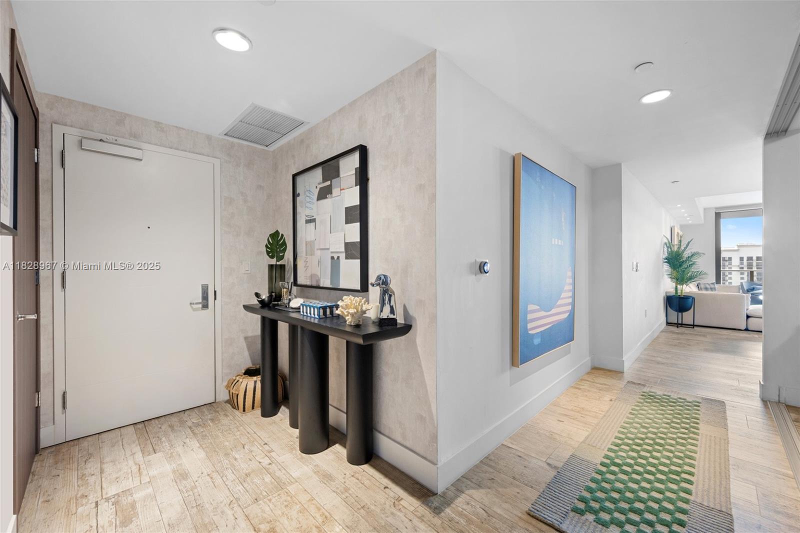 1010 Brickell Ave # 3411