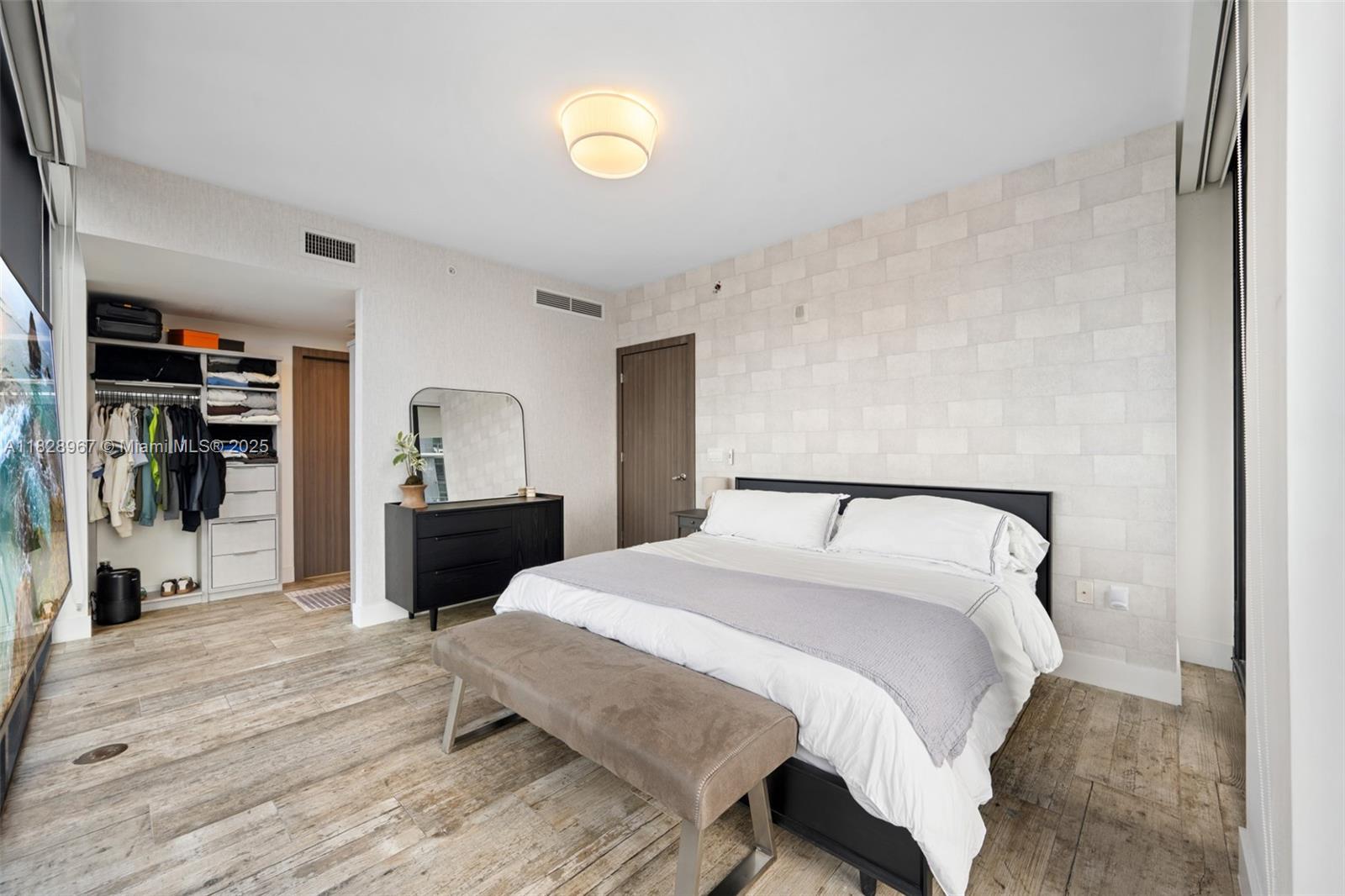 1010 Brickell Ave # 3411