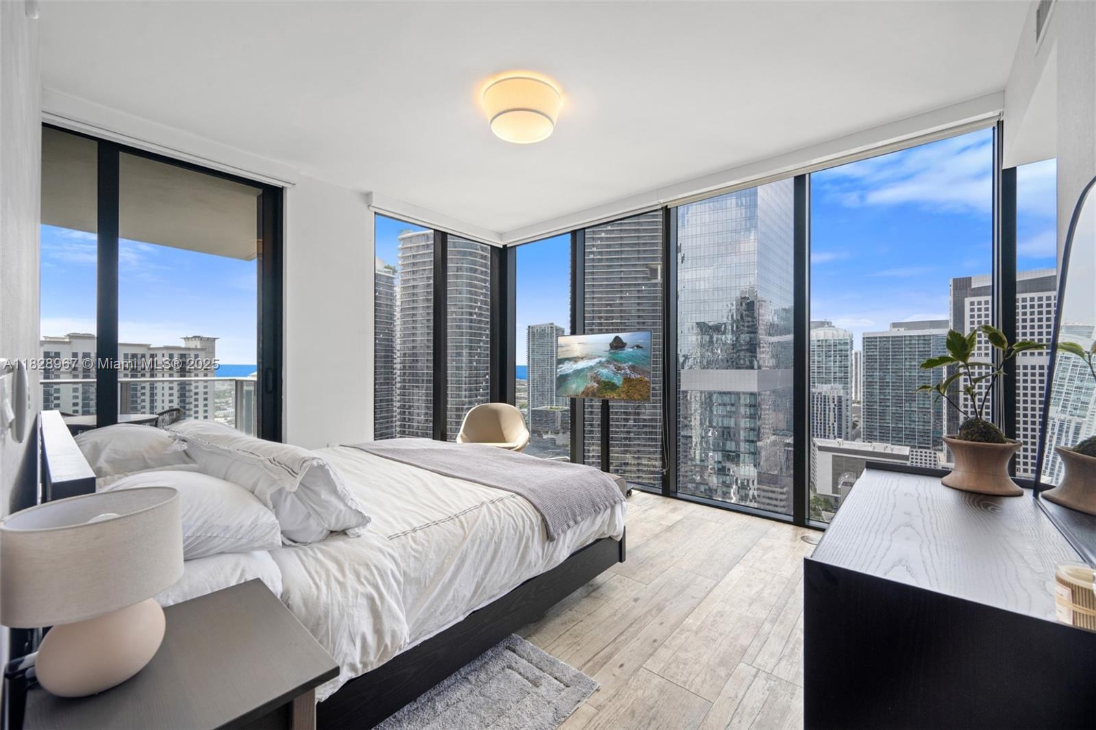 1010 Brickell Ave # 3411