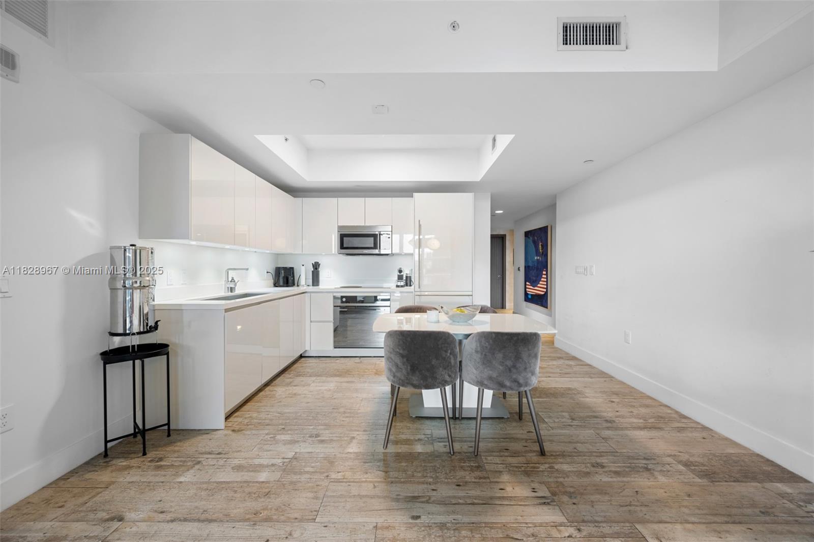 1010 Brickell Ave # 3411