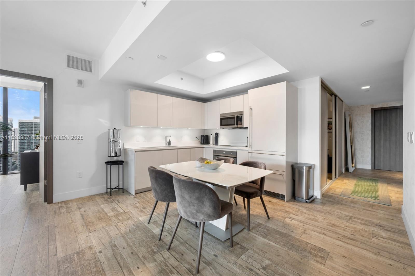 1010 Brickell Ave # 3411