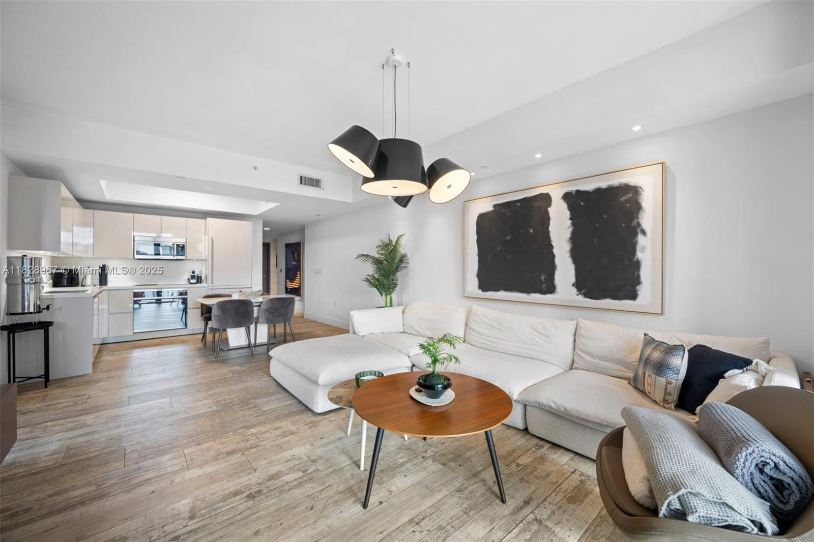 1010 Brickell Ave # 3411