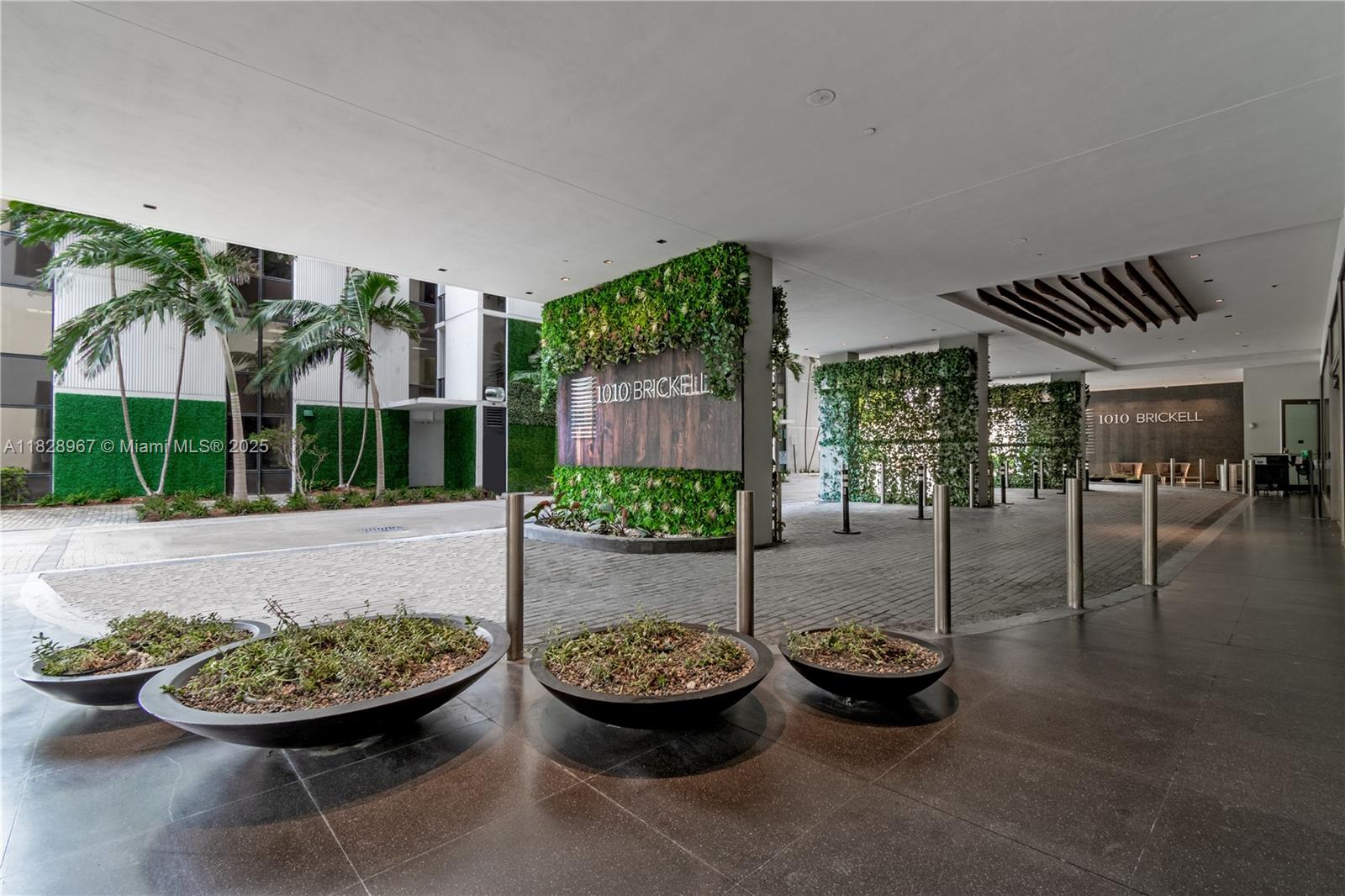 1010 Brickell Ave # 3411