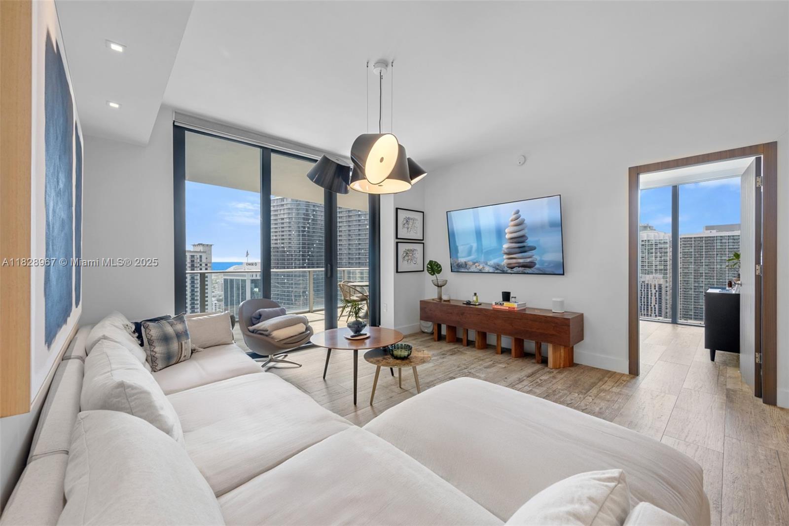 1010 Brickell Ave # 3411