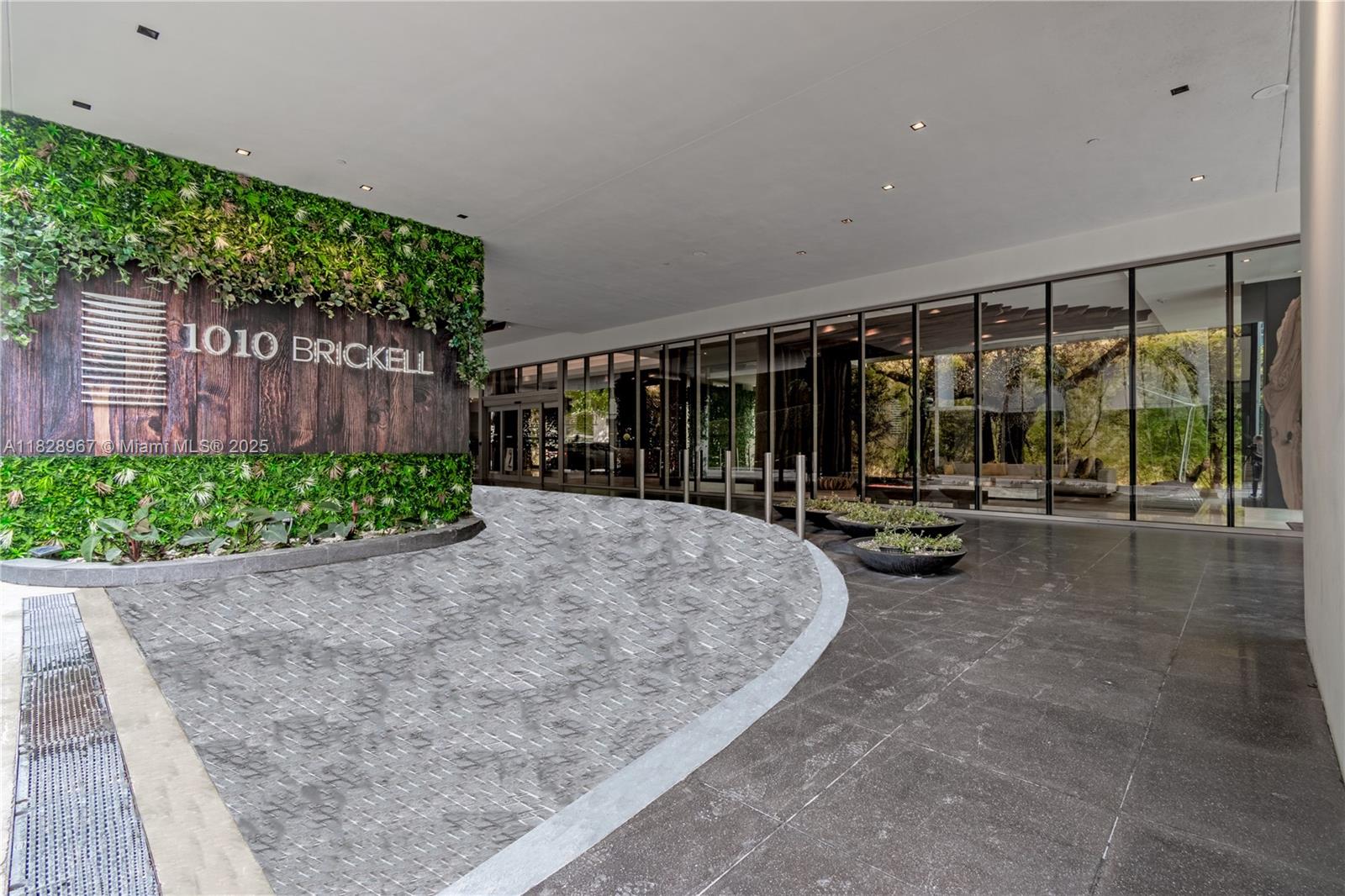 1010 Brickell Ave # 3411