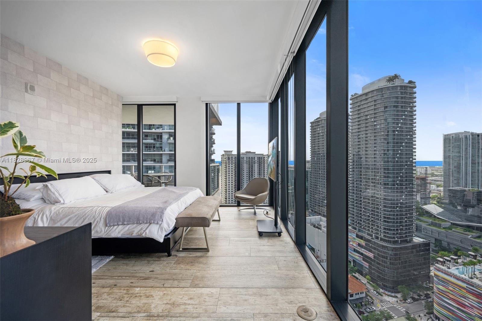 1010 Brickell Ave # 3411