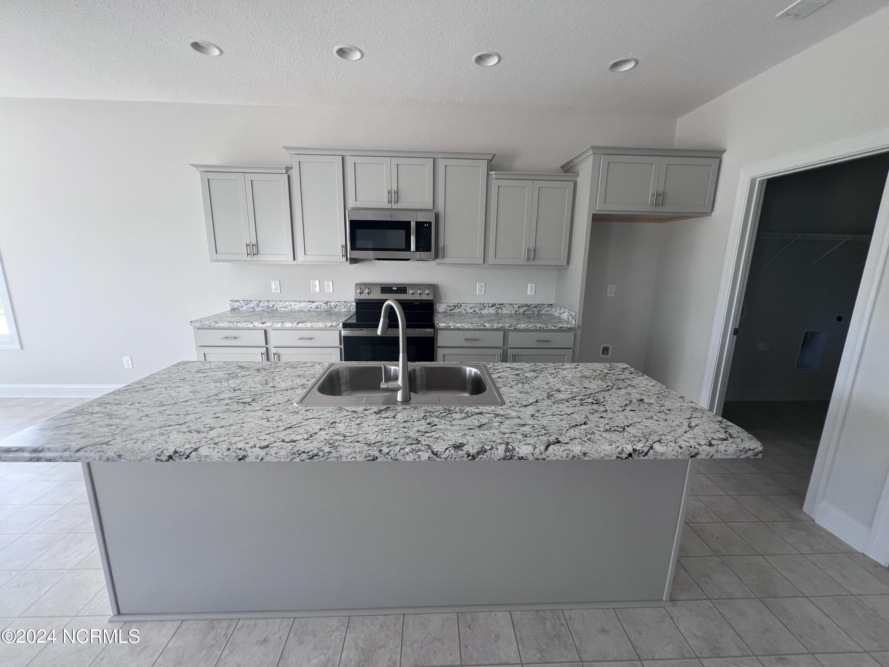 505 E Black Water Lane