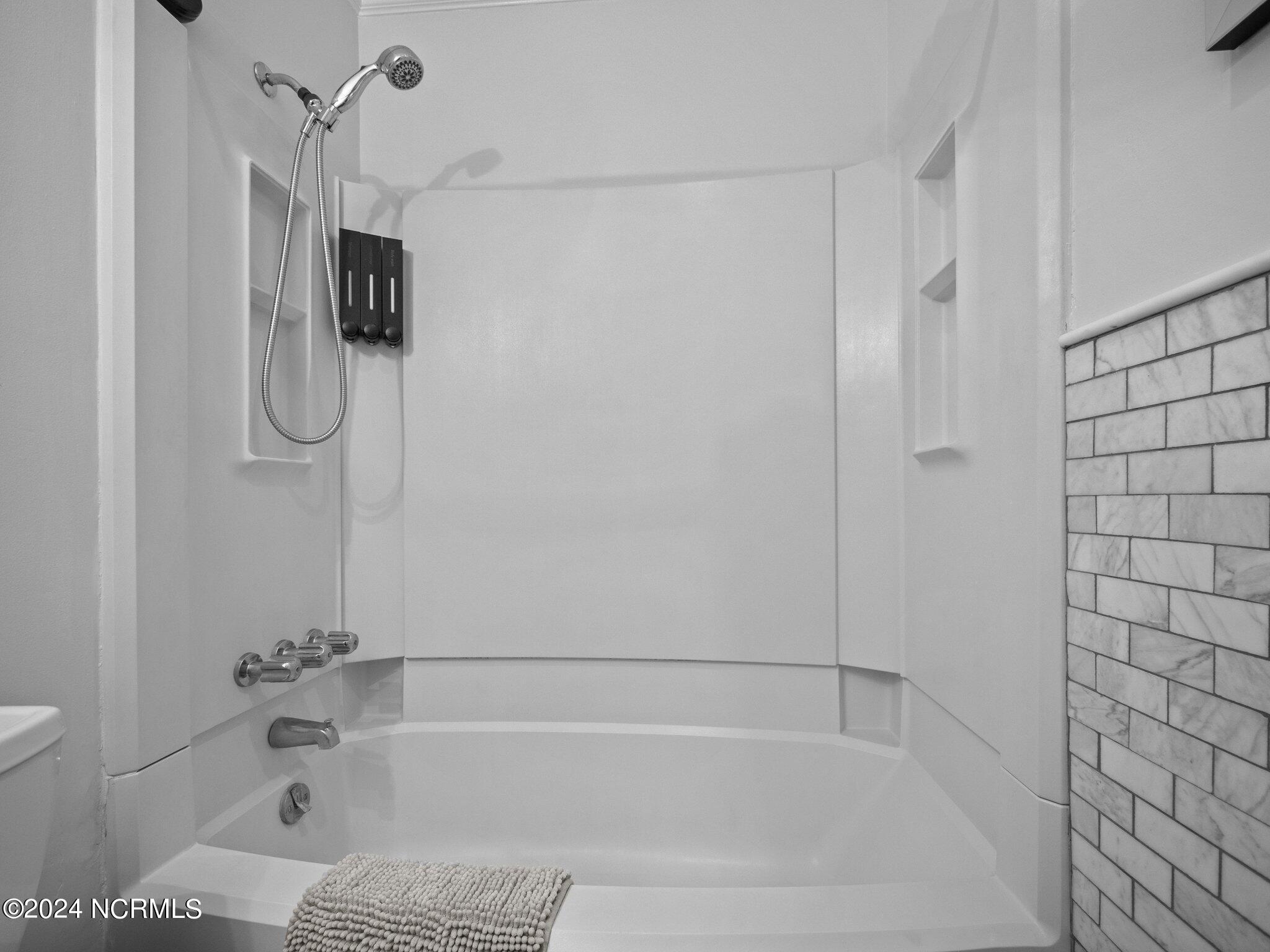 2174 New River Inlet Road 386