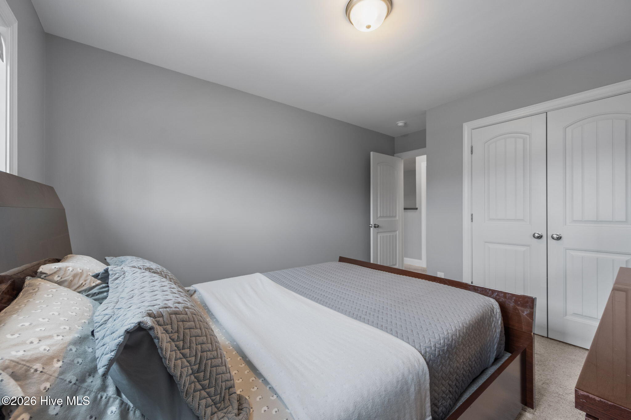 535 White Shoal Way