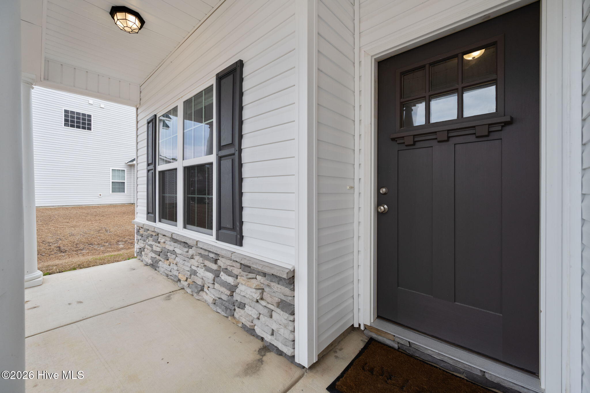 535 White Shoal Way