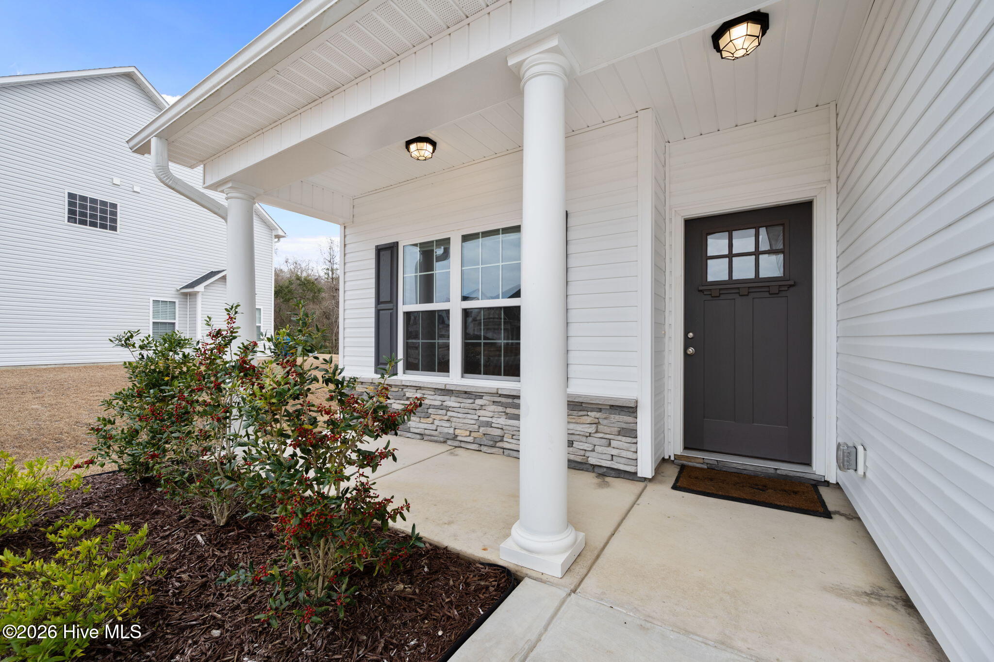 535 White Shoal Way