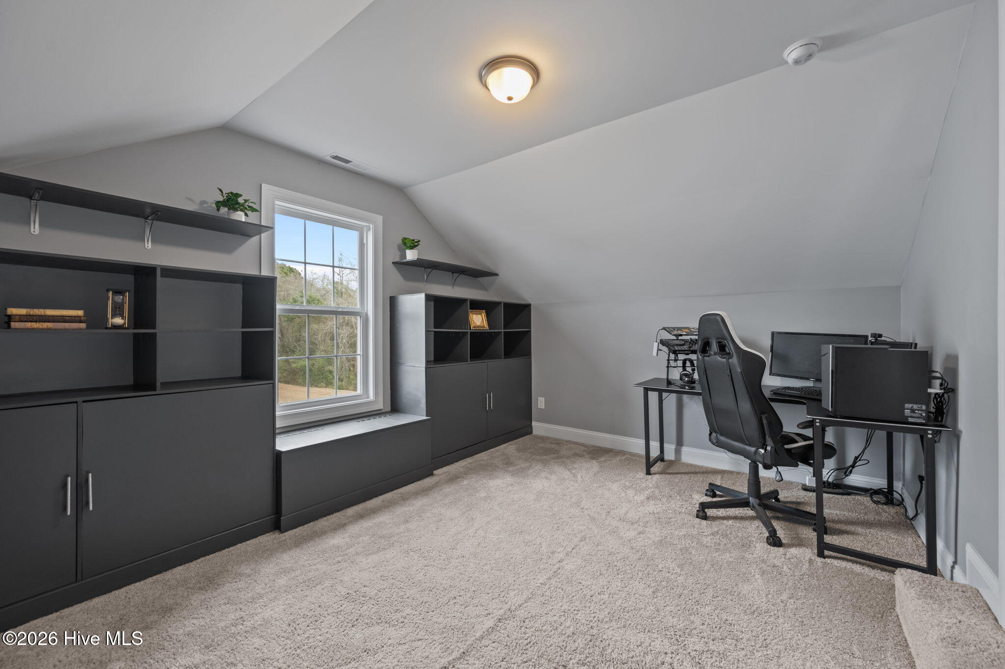 535 White Shoal Way