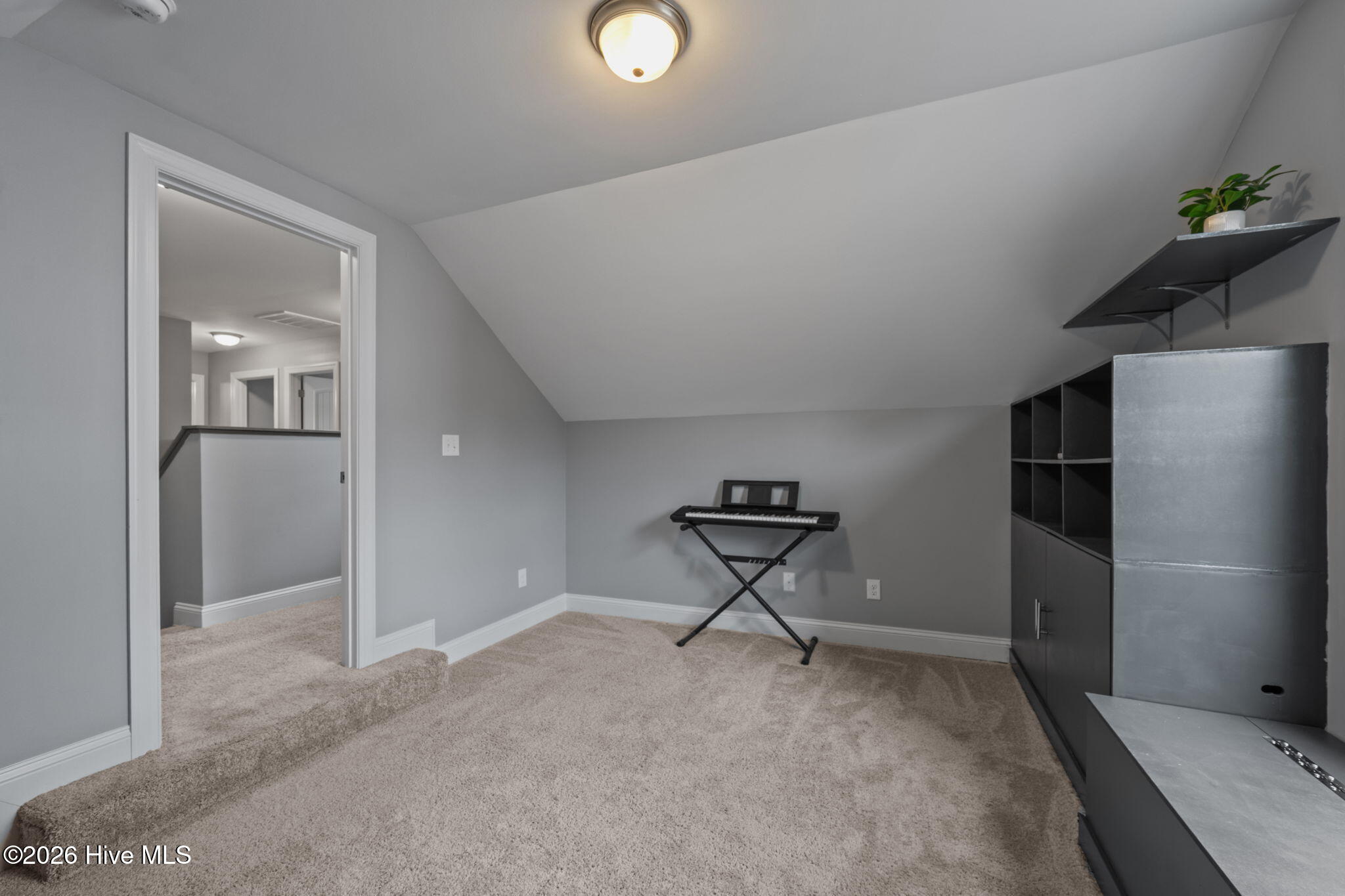535 White Shoal Way