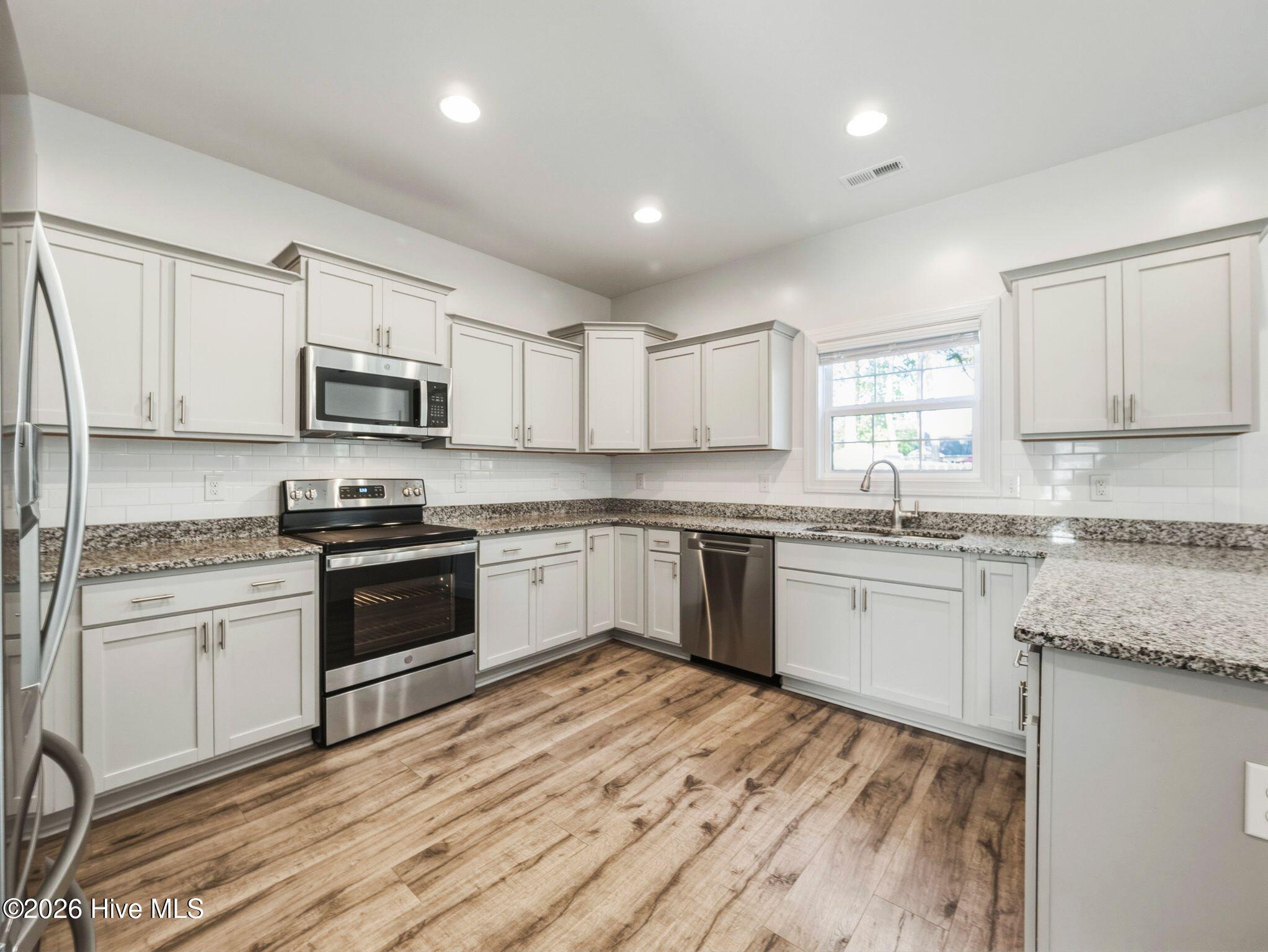 519 White Shoal Way