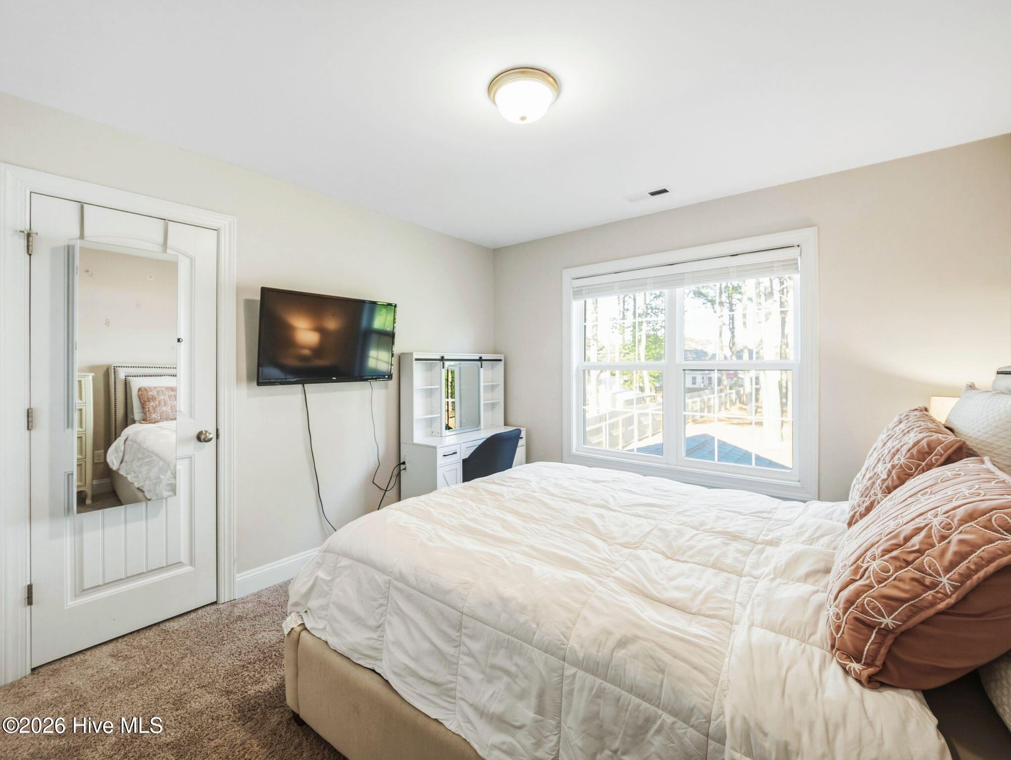 519 White Shoal Way