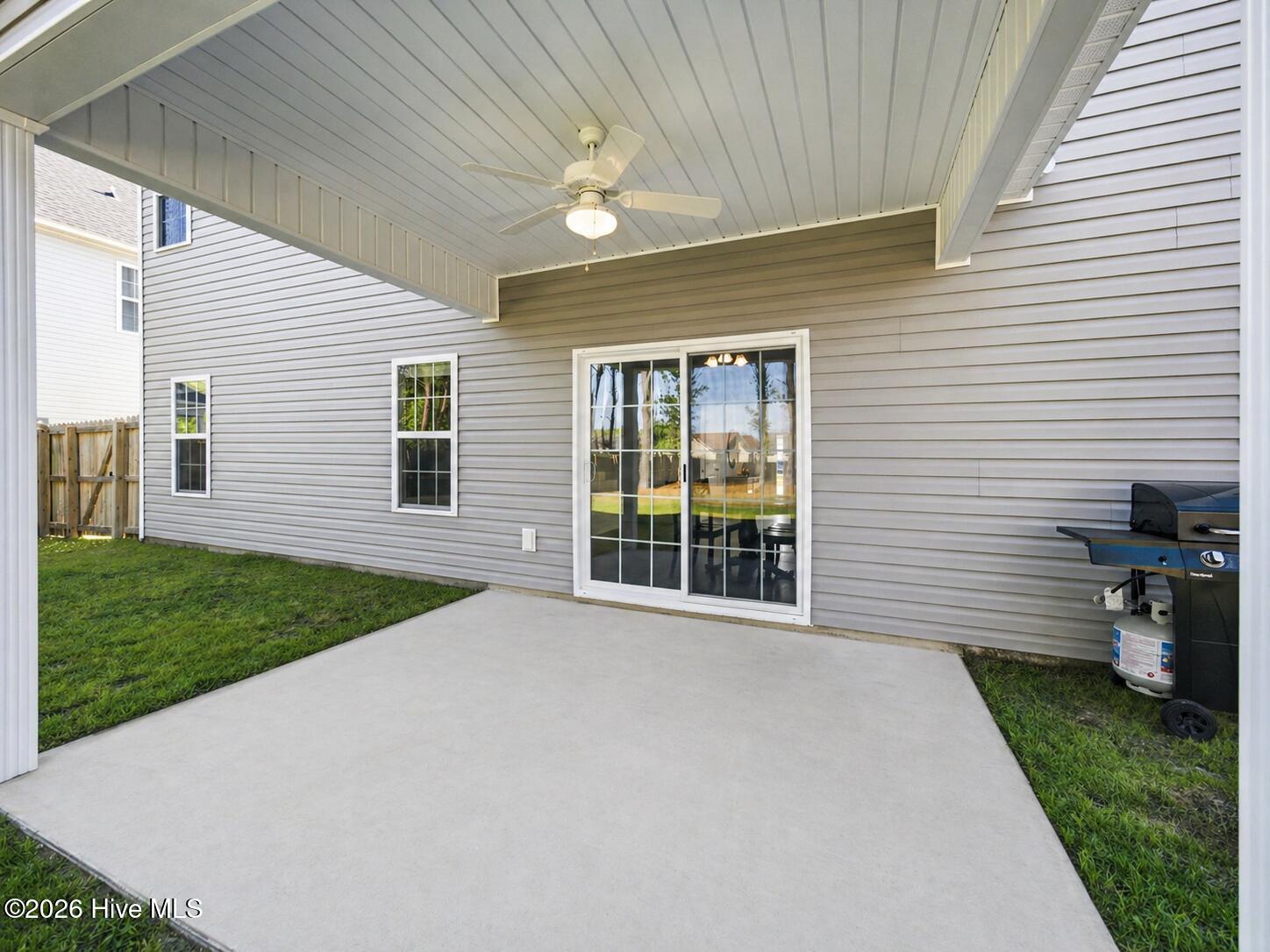 519 White Shoal Way