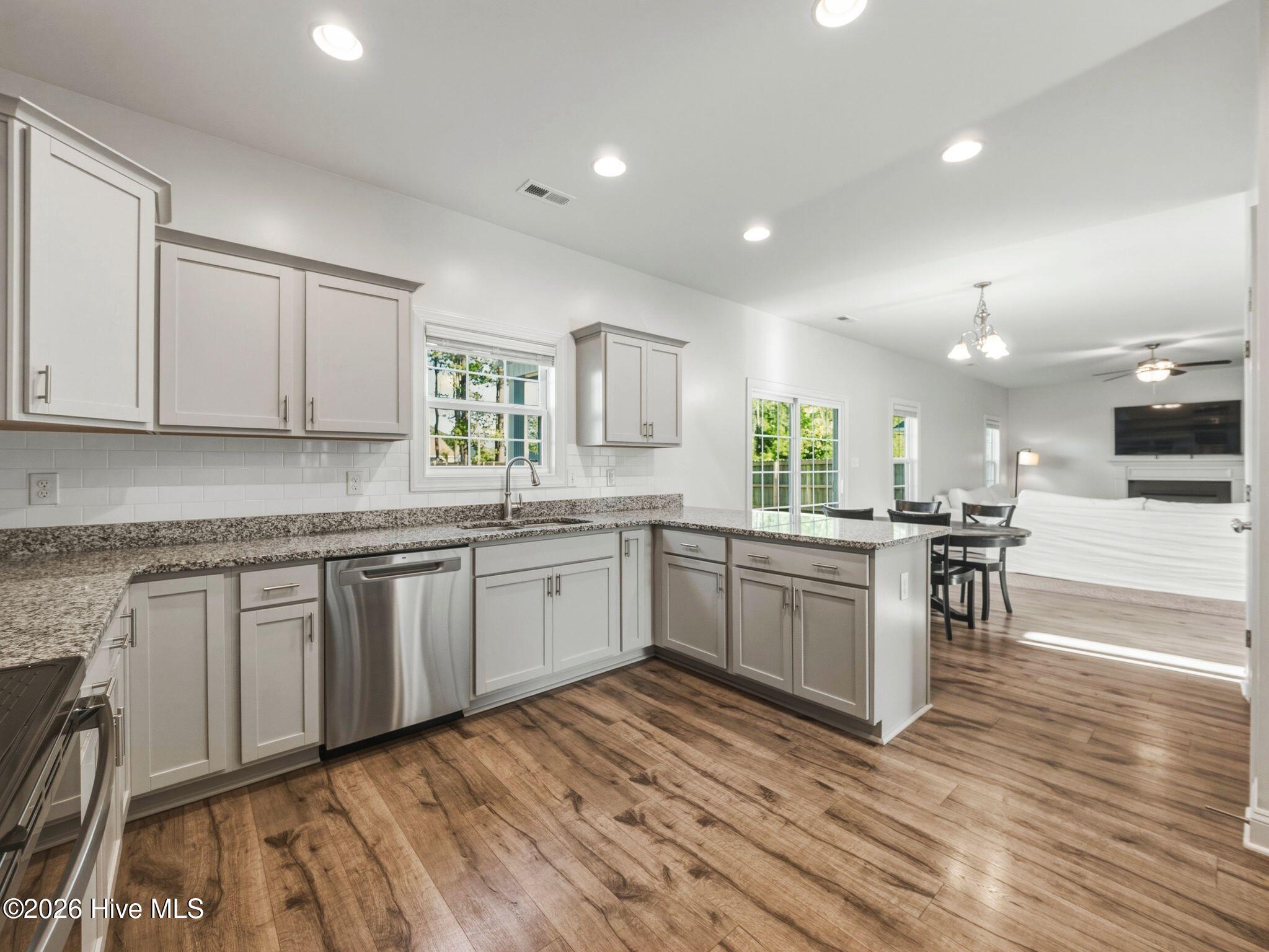 519 White Shoal Way