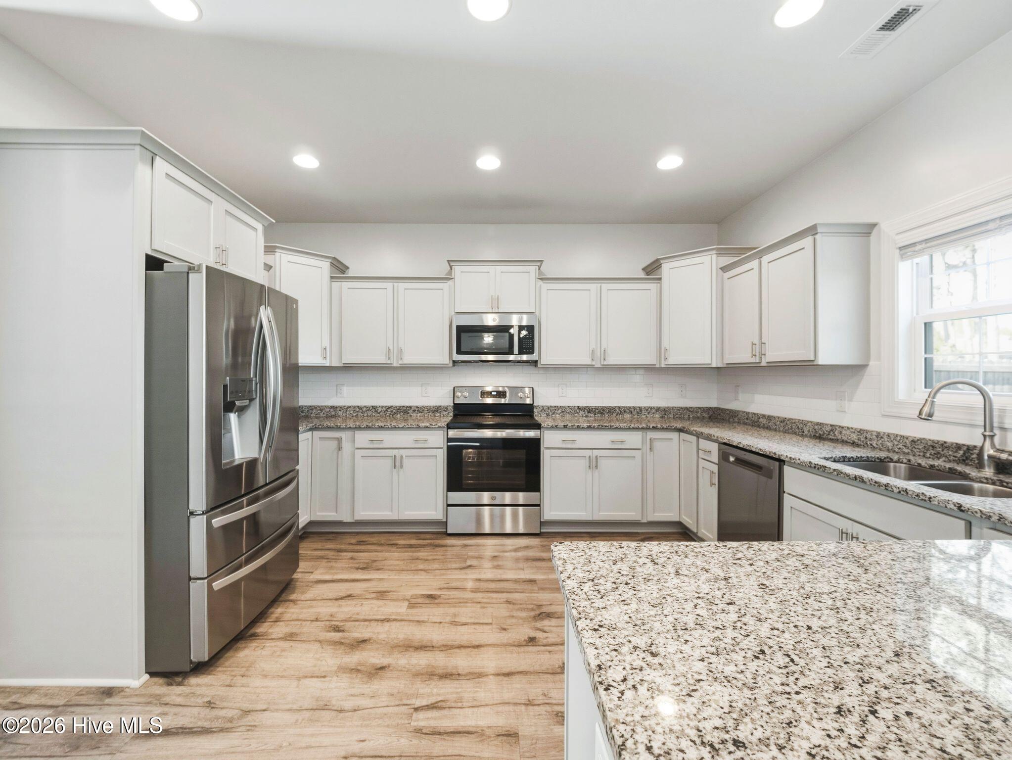 519 White Shoal Way