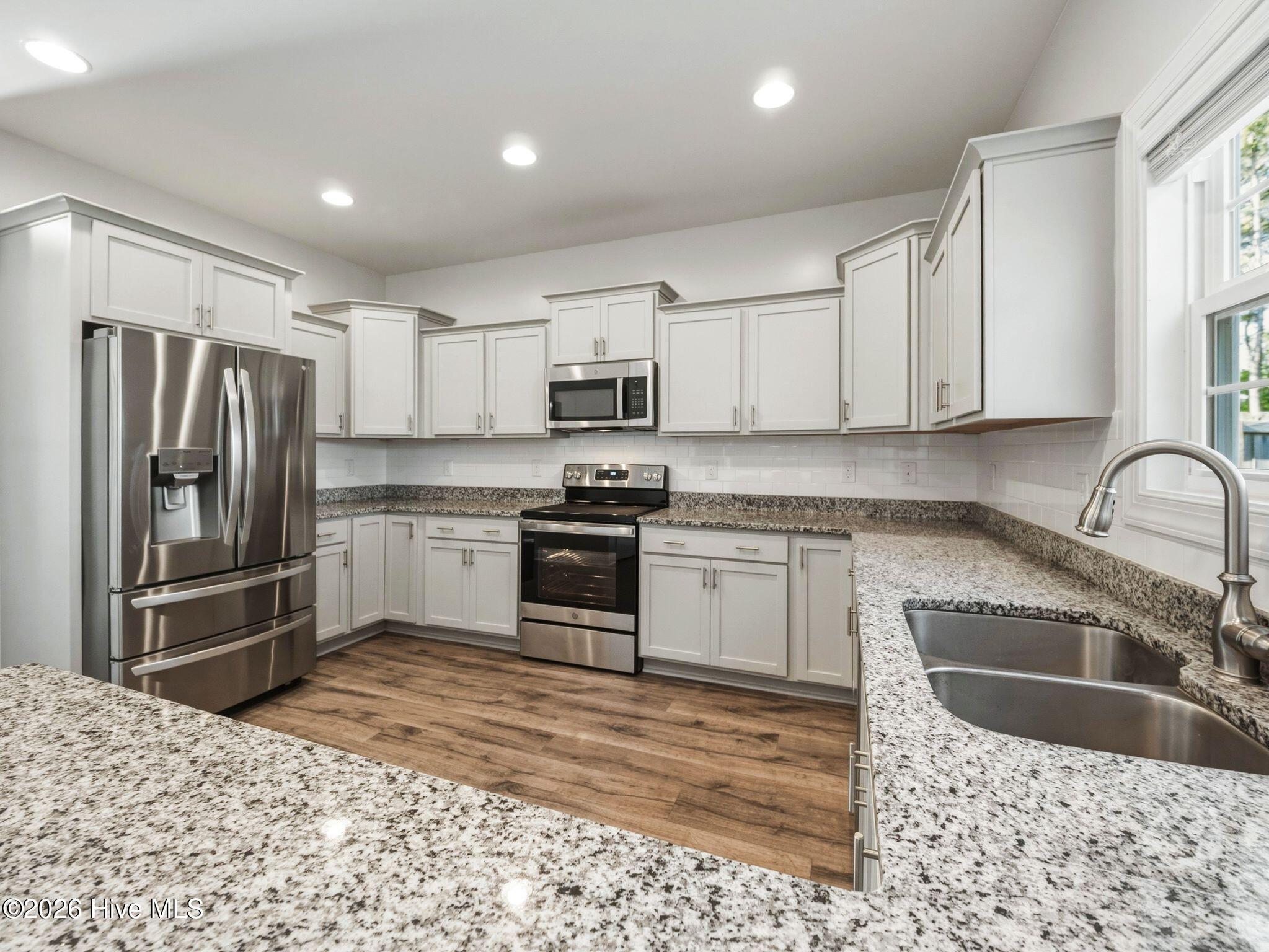 519 White Shoal Way