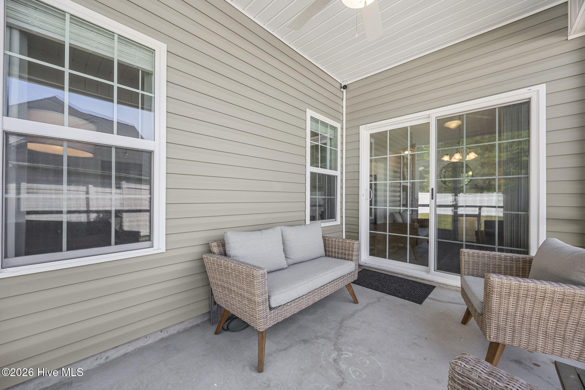 558 White Shoal Way