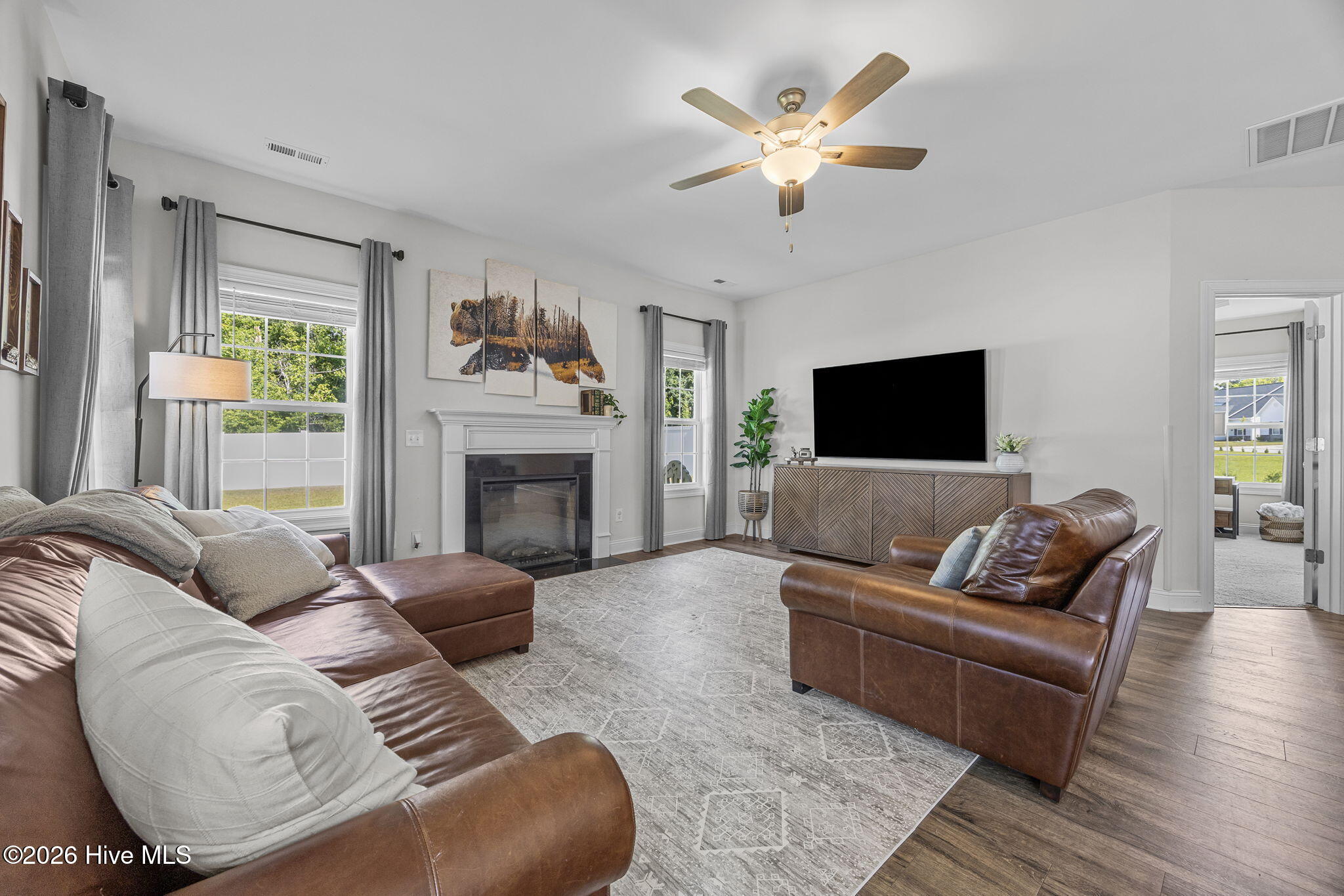558 White Shoal Way