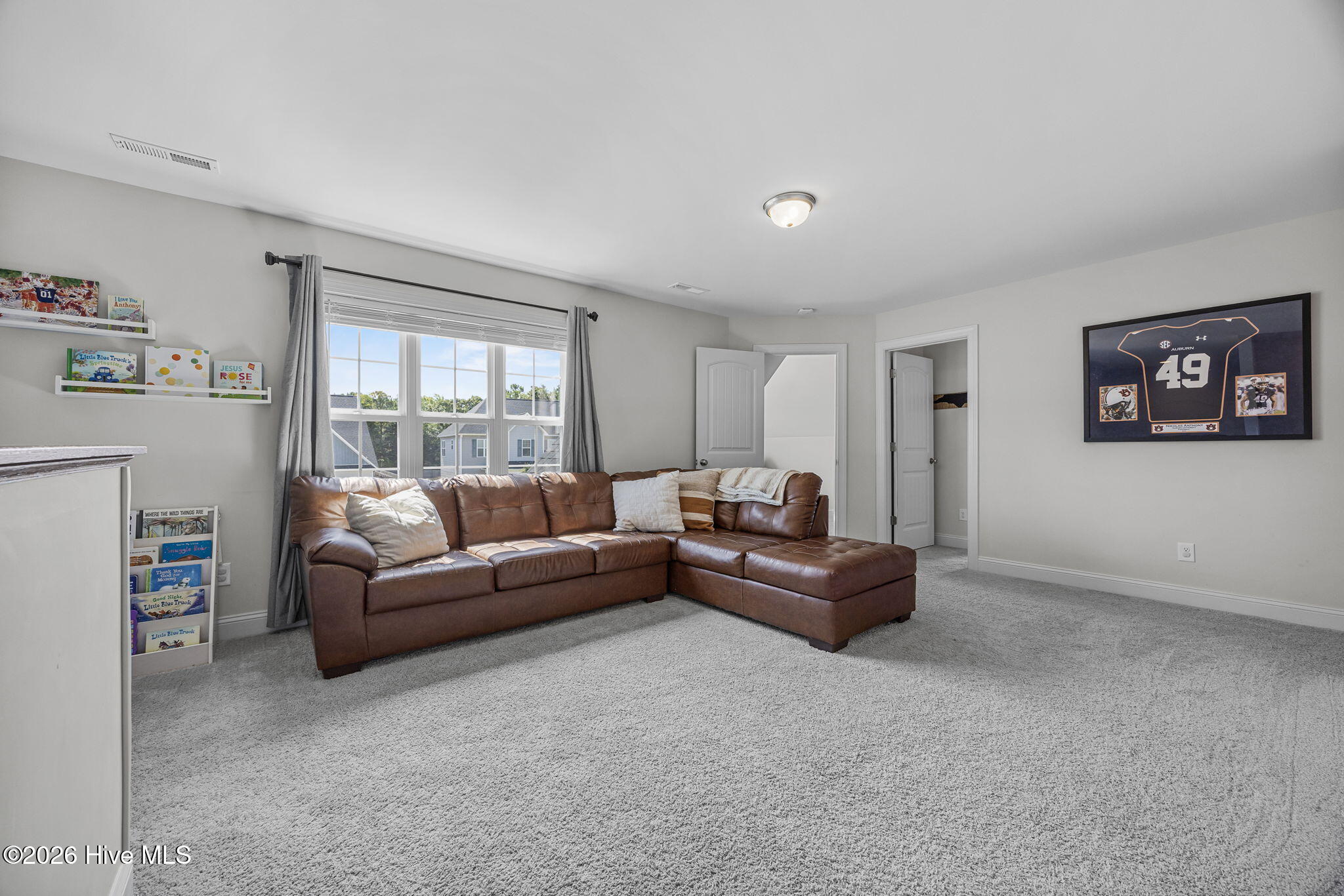 558 White Shoal Way