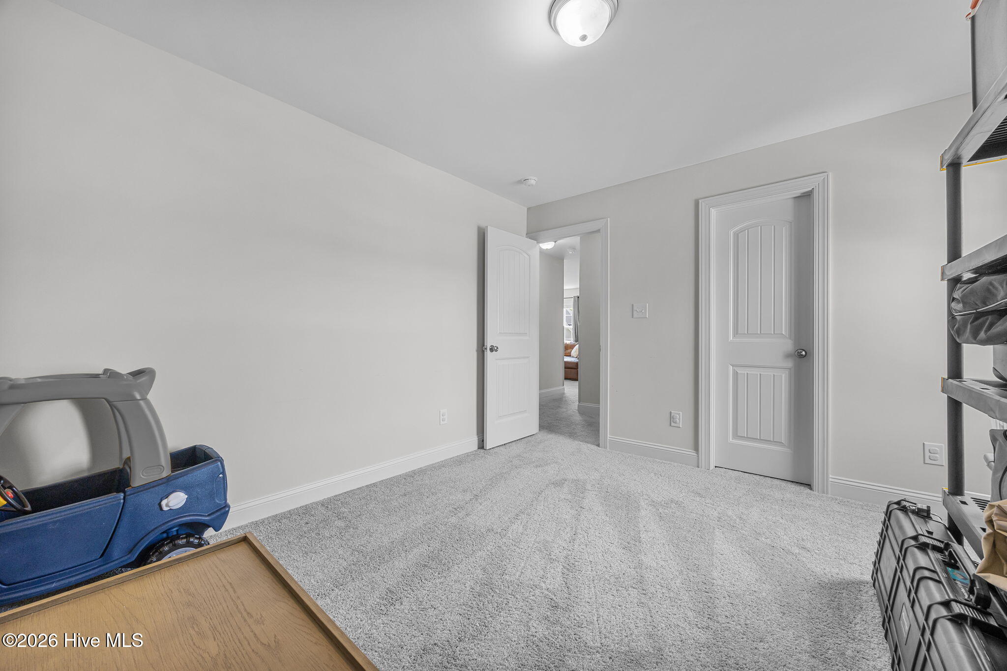 558 White Shoal Way