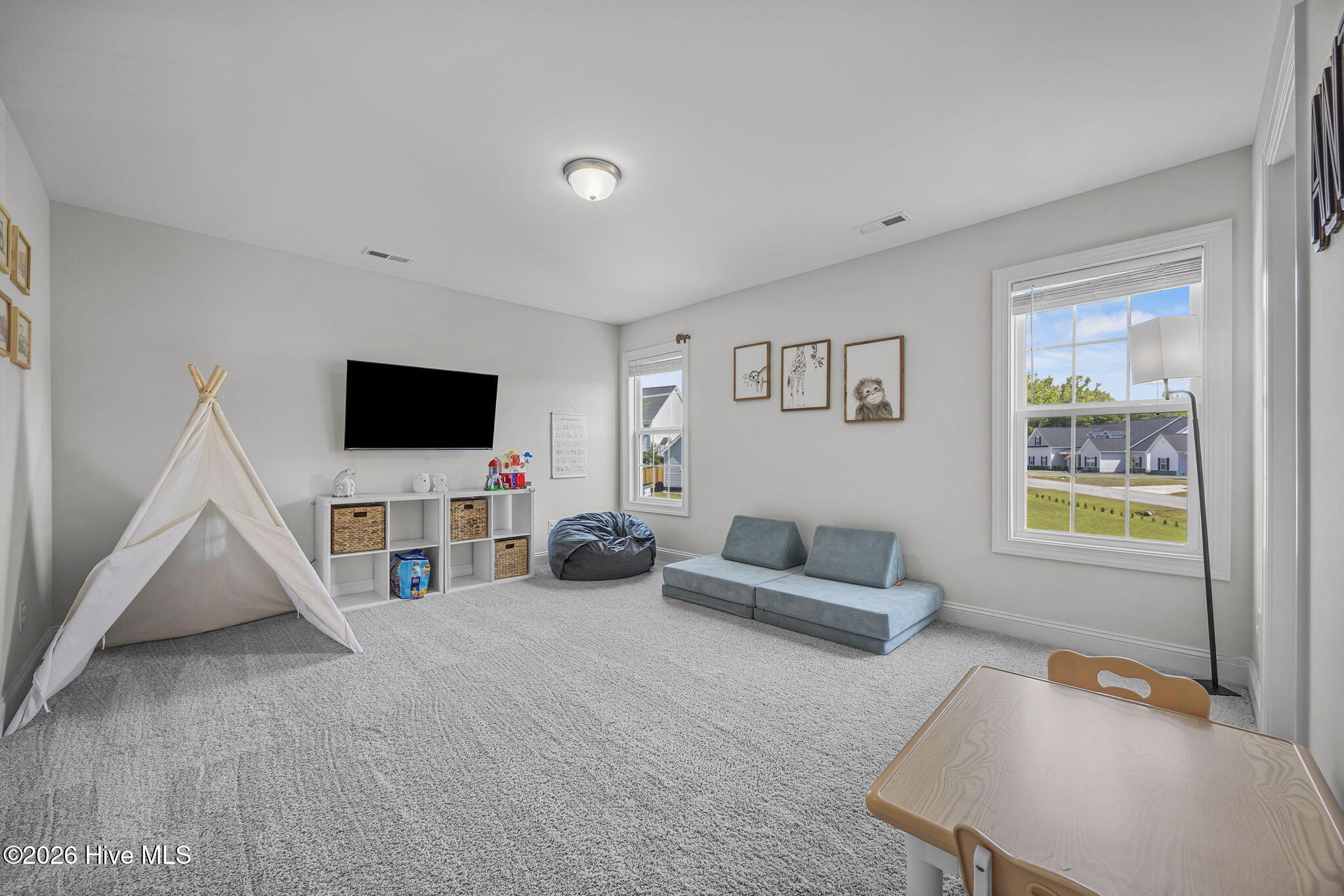 558 White Shoal Way