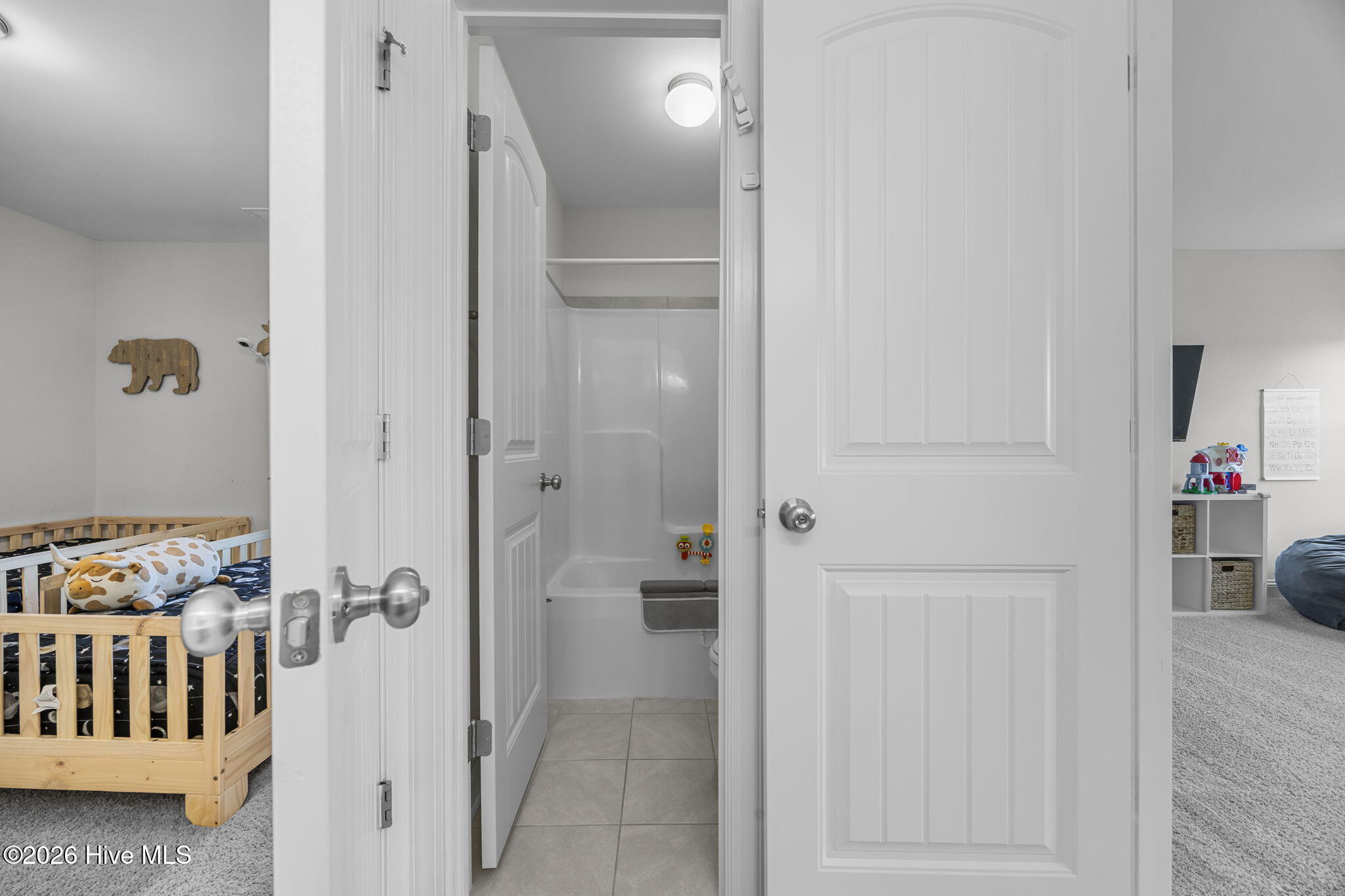 558 White Shoal Way