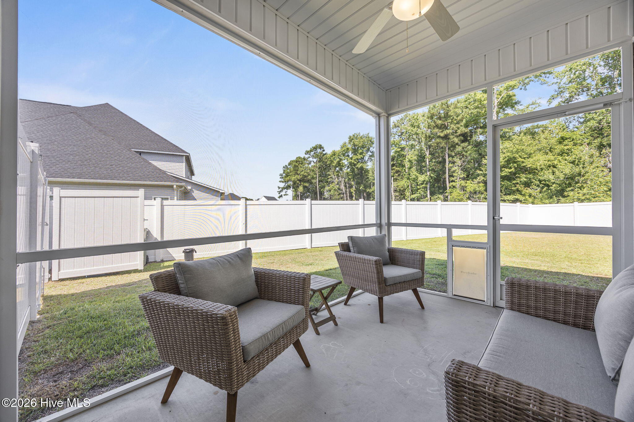 558 White Shoal Way
