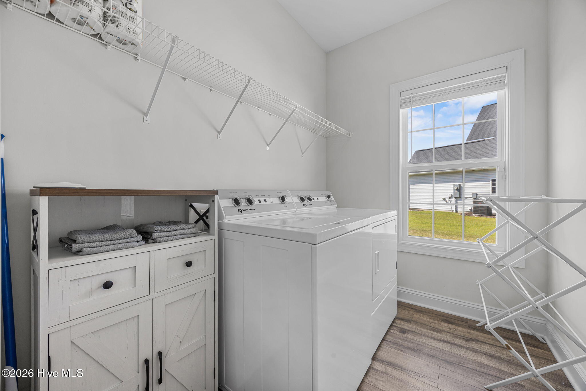 558 White Shoal Way