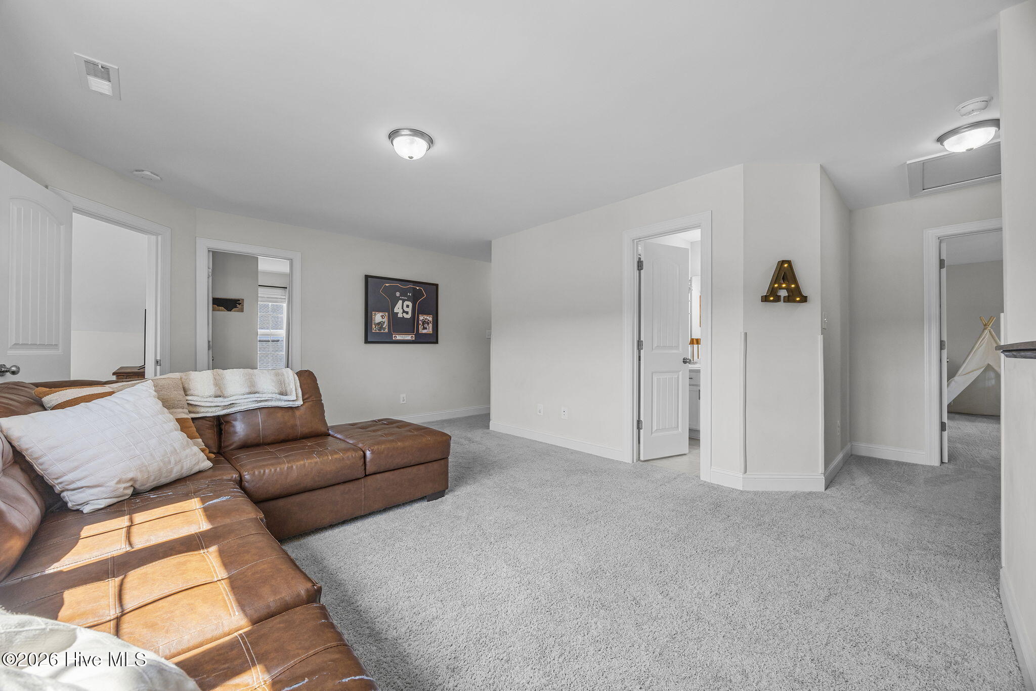 558 White Shoal Way