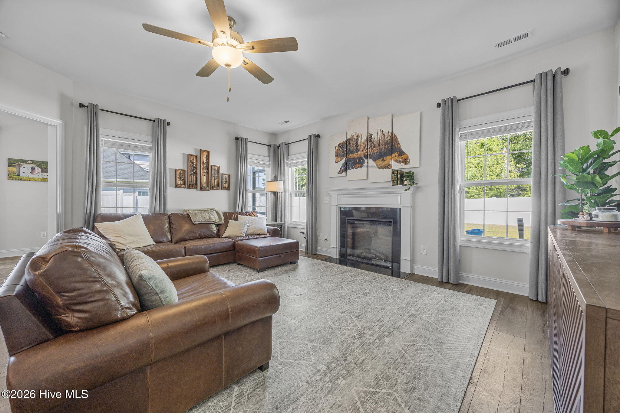 558 White Shoal Way