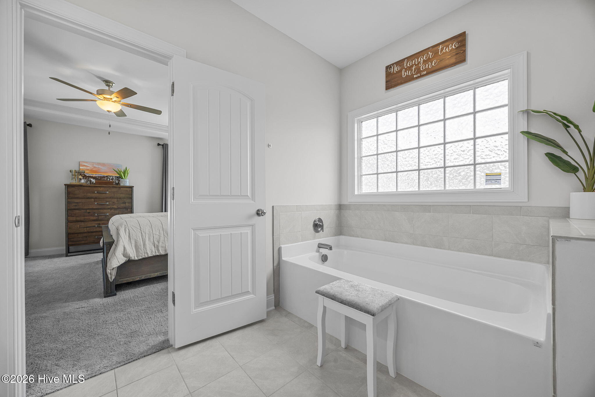 558 White Shoal Way