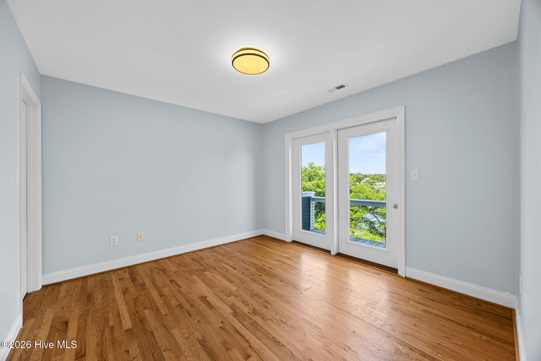 1039 Meridian Drive