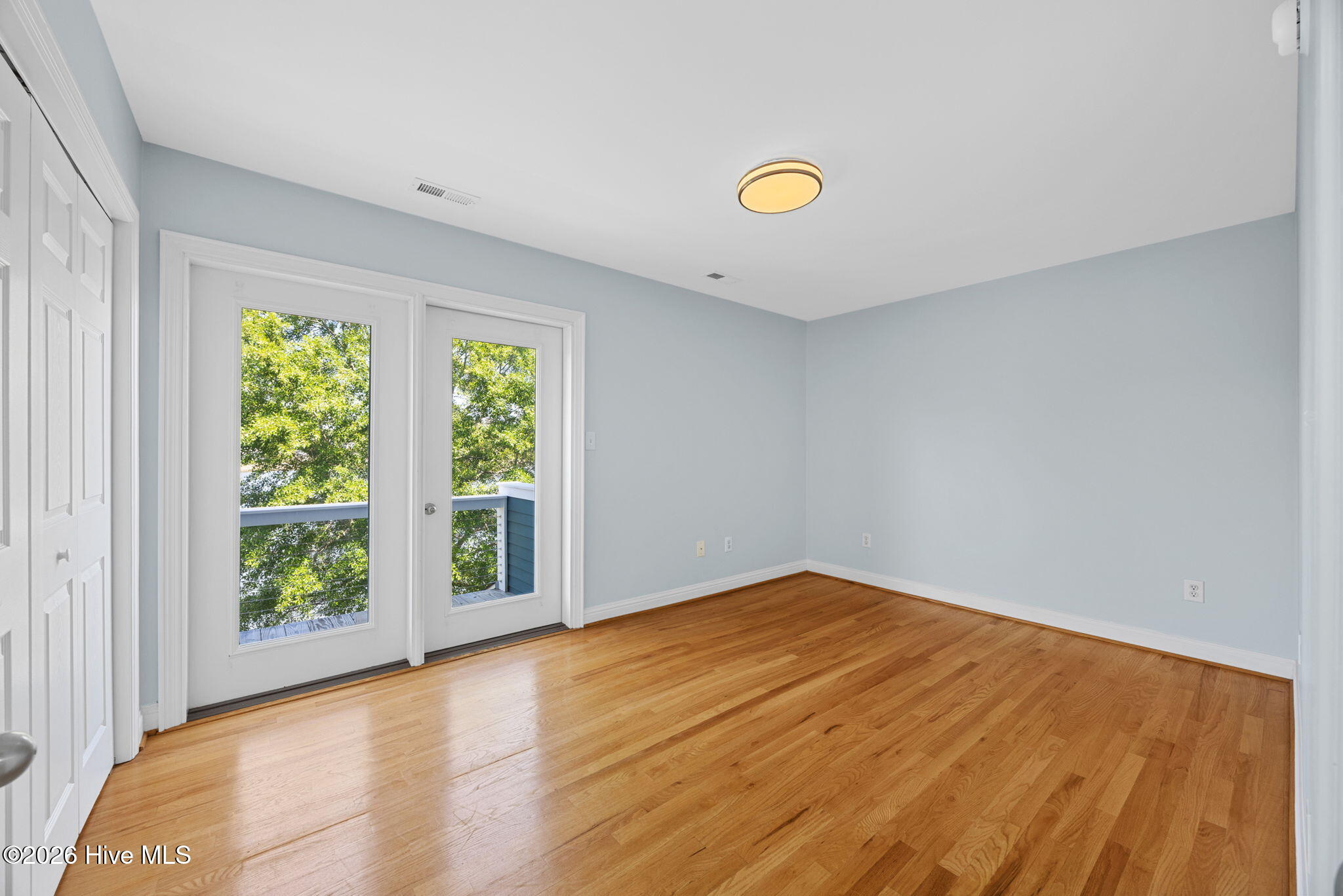 1039 Meridian Drive