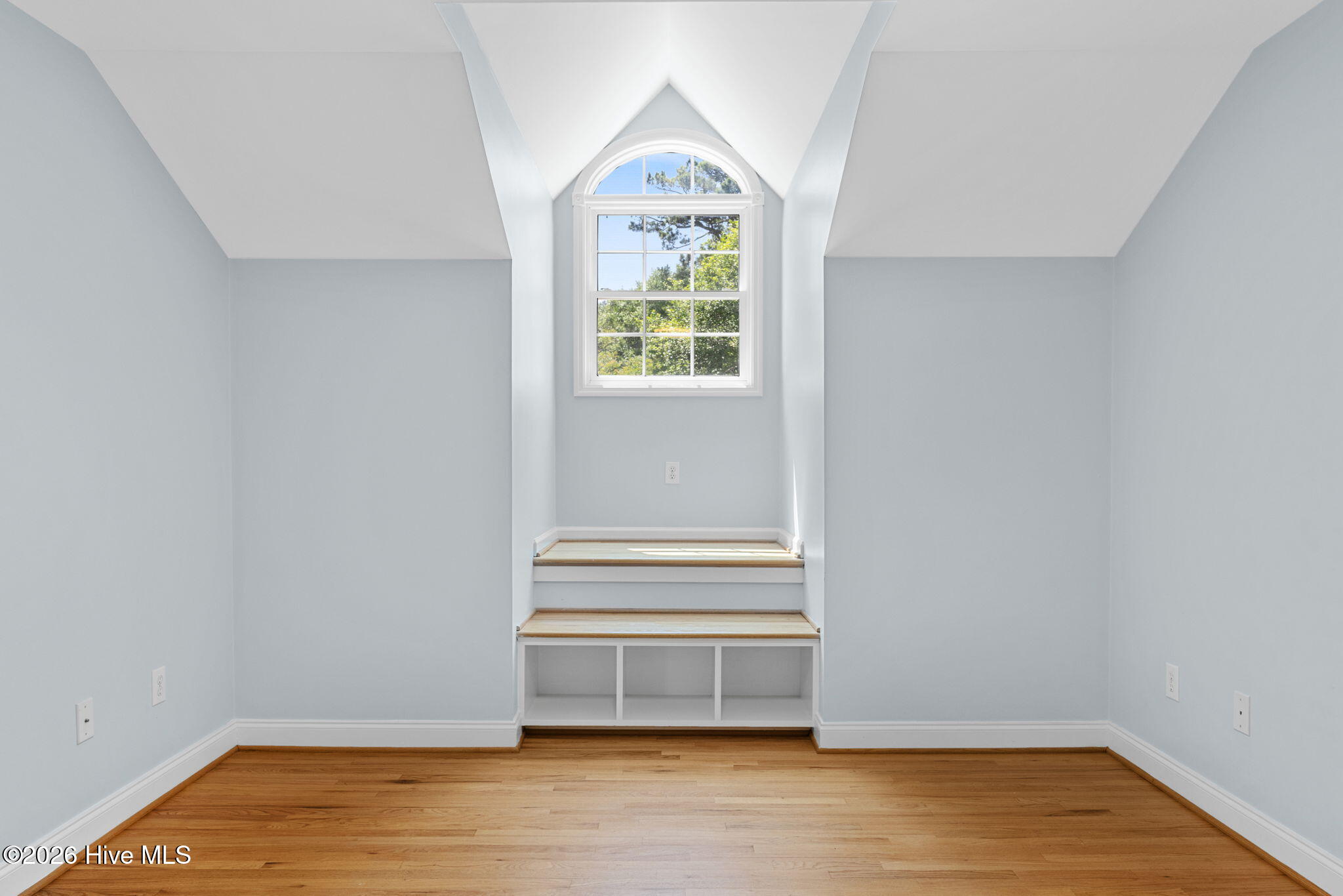 1039 Meridian Drive