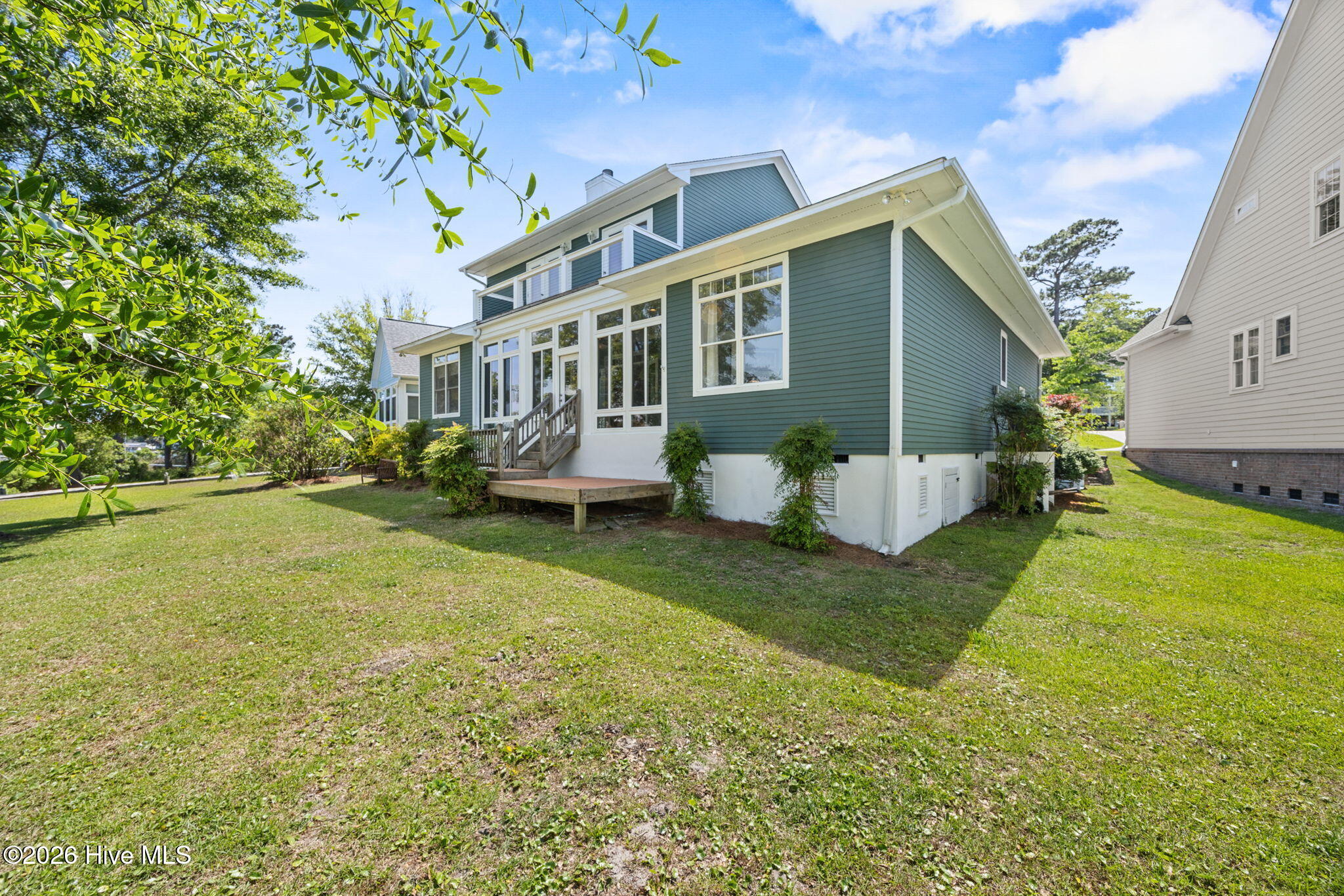 1039 Meridian Drive