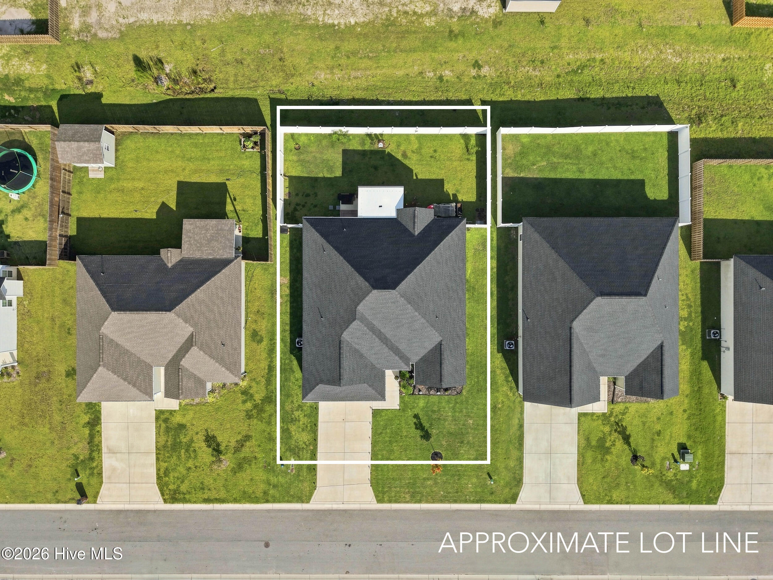 Aerial view of 812 Gemini Court, with its approximate lot outlined among neighboring homes.