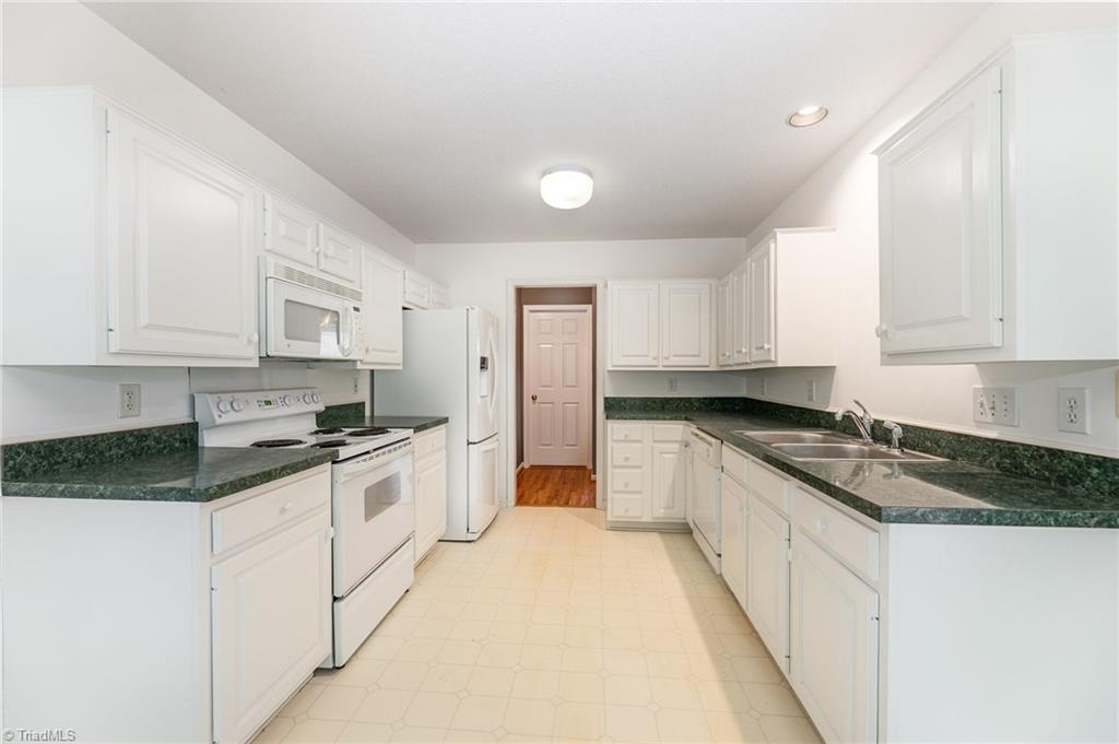 4012 Thorncrest Drive