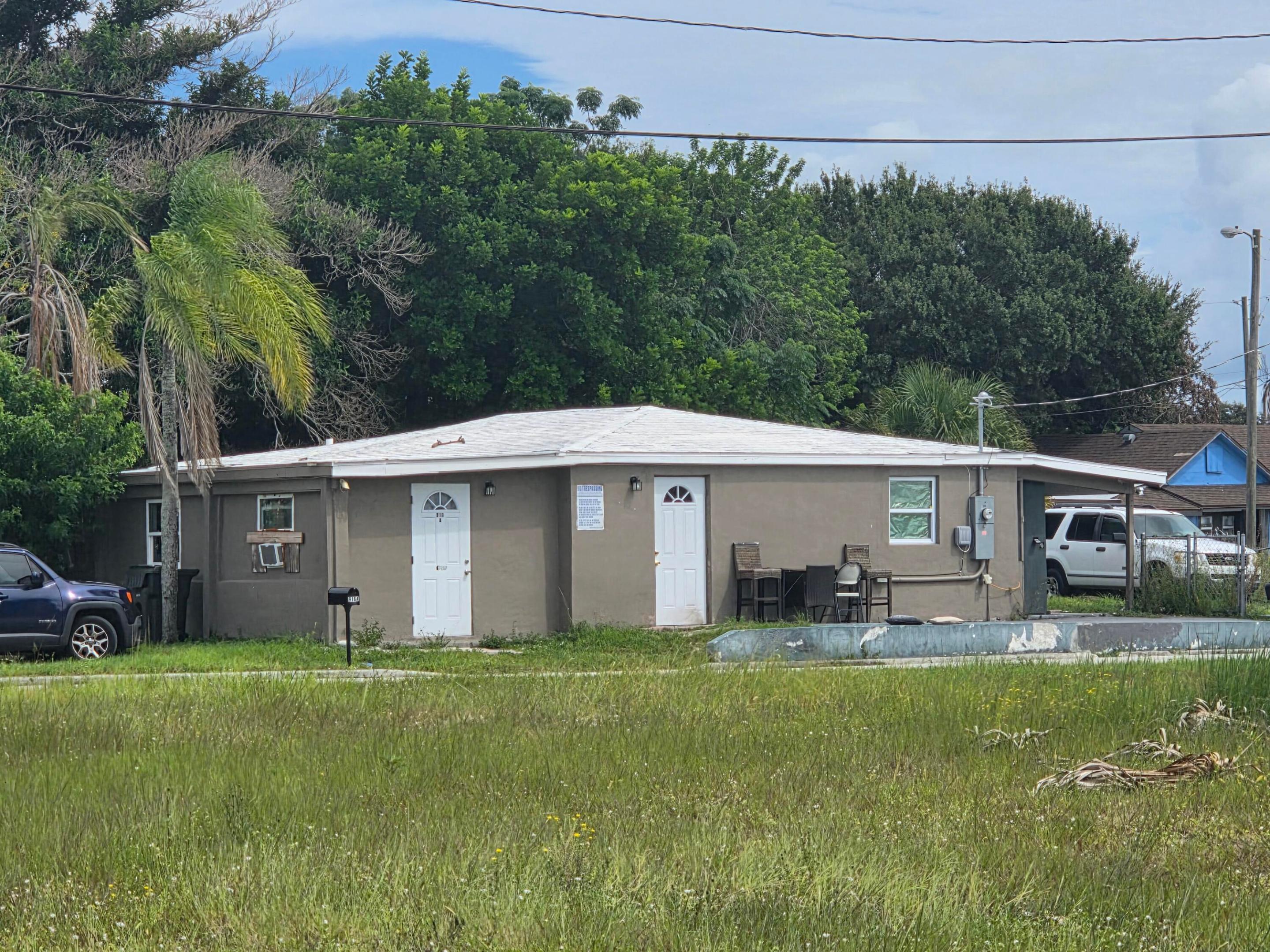 916 N 10th Street Fort Pierce Fl Us 34950 B26078271