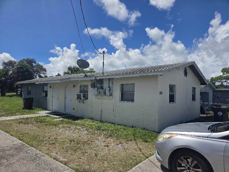 1205 Avenue L Fort Pierce Fl Us 34950 B26078277