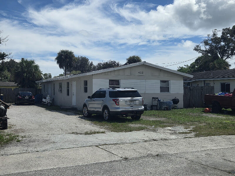 422 N 18th N Street Fort Pierce Fl Us 34950 B26078278
