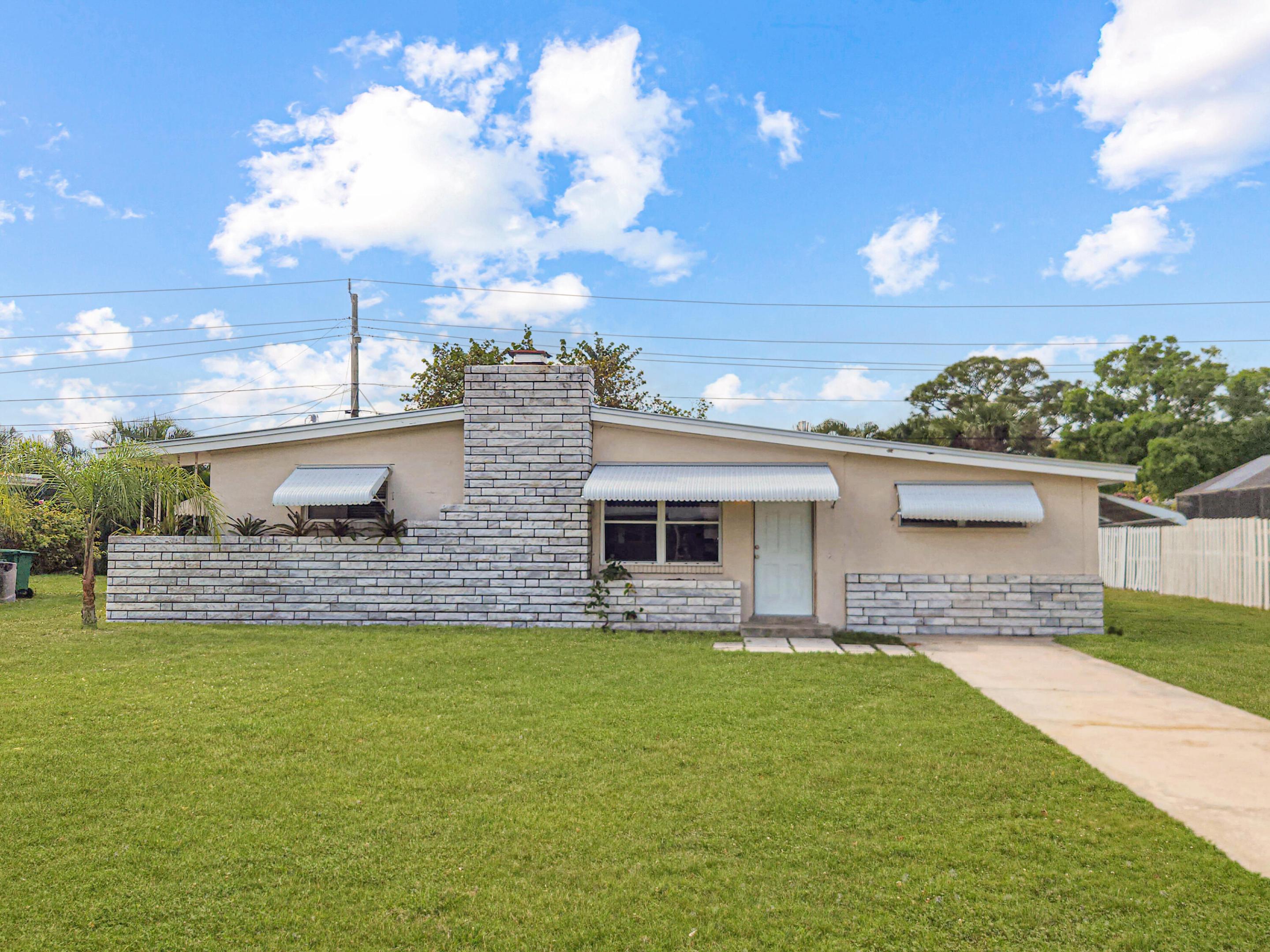216 E Arbor Avenue