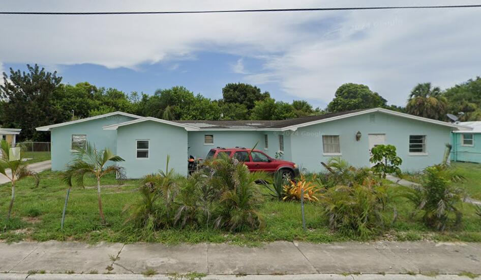 1212 Avenue L