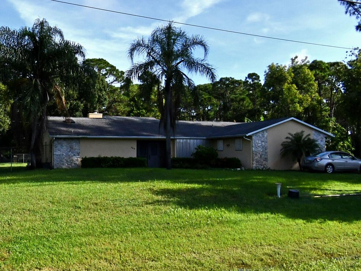 708 E Easy Street