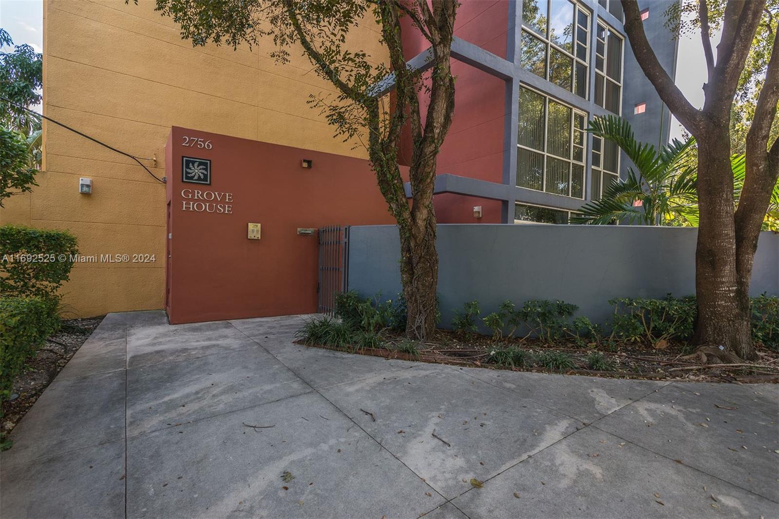 2756 Day Ave # 201