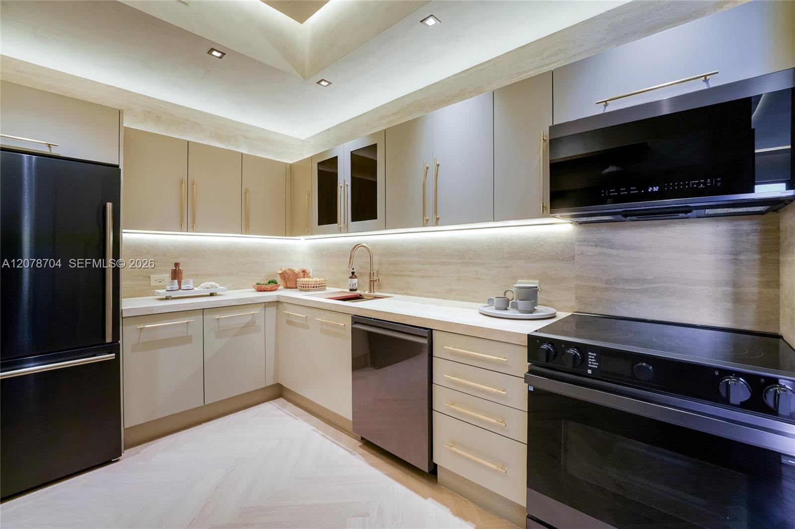 3250 Grand Ave # 307