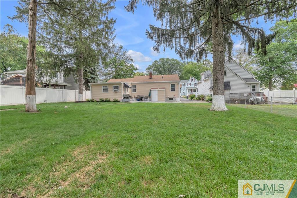 208 Oak Place