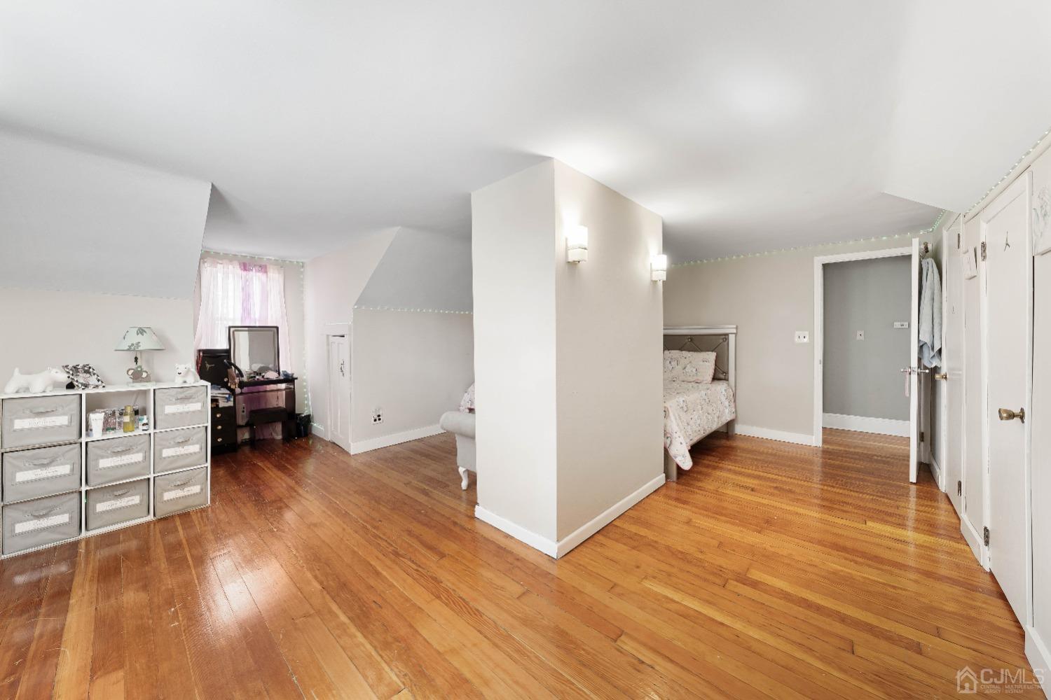 136-136 Glendale Drive